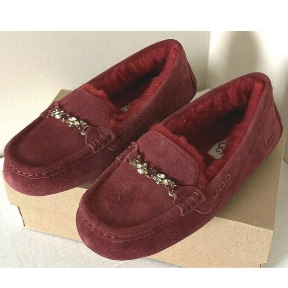 New UGG Ansley Charm Gem Women Fashion Moccasin Slippers Size 5 Kiss - Picture 1 of 8